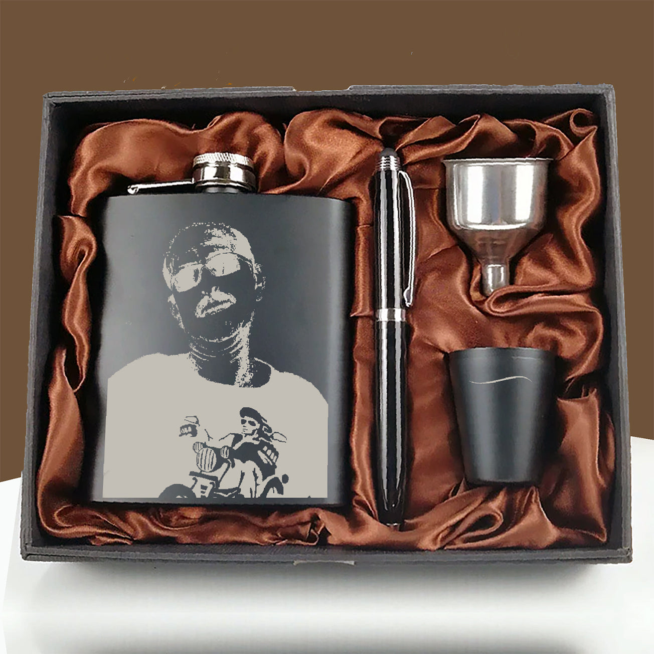Personalized Hip Flask with a engraved photo. – aartsengravery
